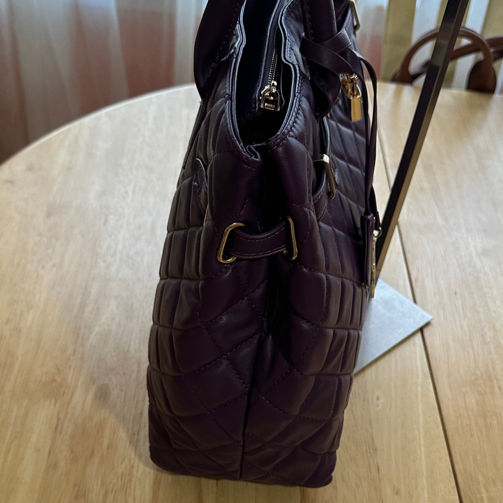 Badgley Mischka Elegant Purple Quilted Handbag - Picture 4 of 9